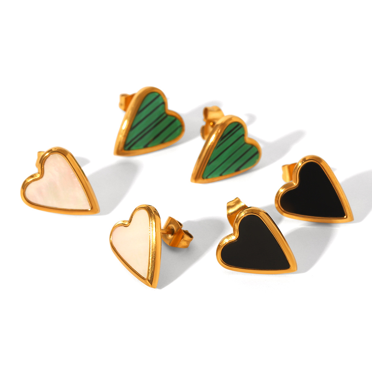 Pendientes de amor de acero inoxidable europeo y americano con incrustaciones de aretes en forma de corazón de concha blanca acrílica Pendientes de alta calidad para mujer Joyas de acero de titanio