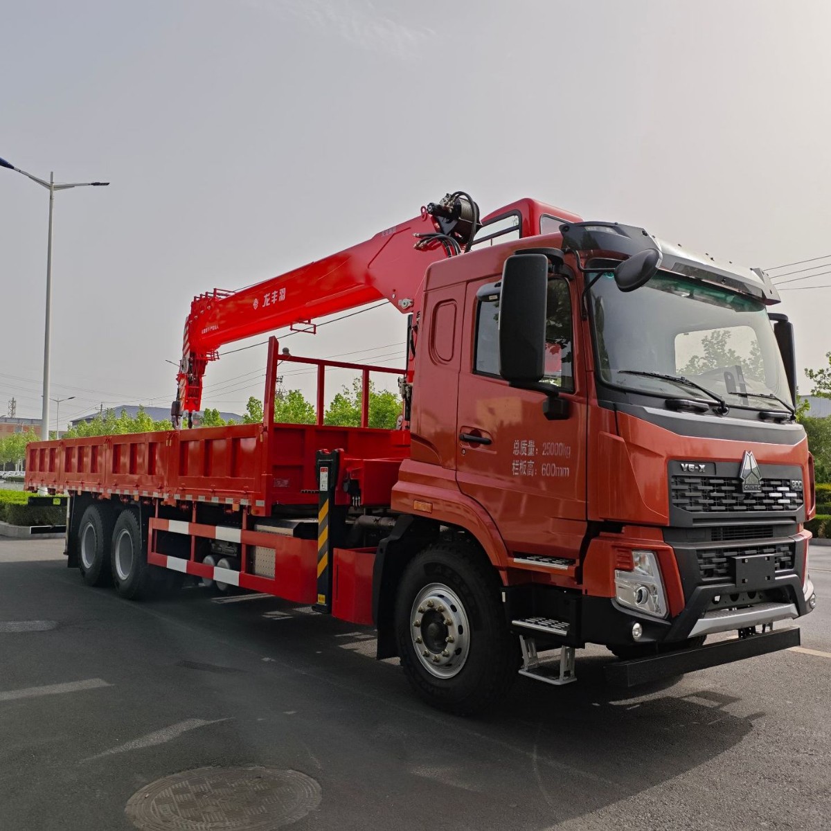 14吨直臂全液压吊机豪沃货车载起重机械设备吊卸运输随车吊一体车