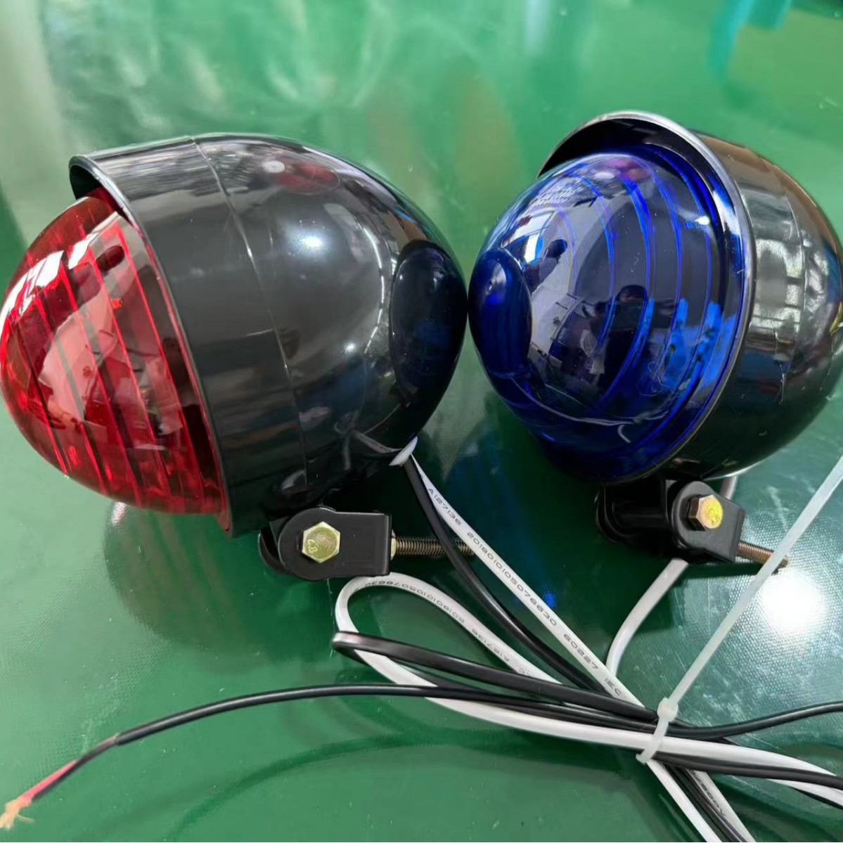 永警牌平衡车灯电动车超亮前红蓝圆形前报警灯LED摩托车爆闪灯12V