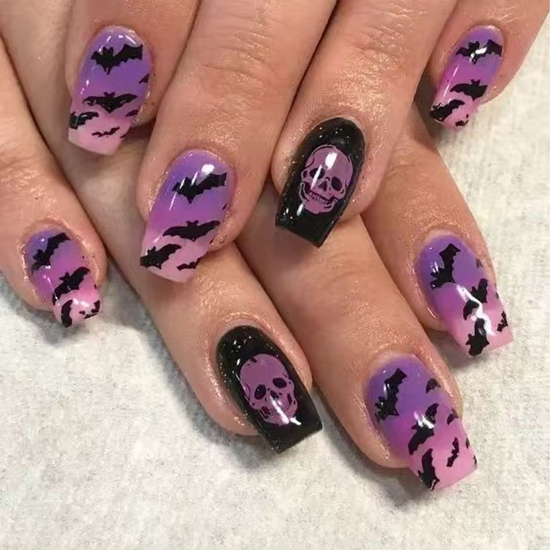 Halloween Purple and Black Gradient Bat Skull Design Evil Style Wearable Nails Horror Style Manicure