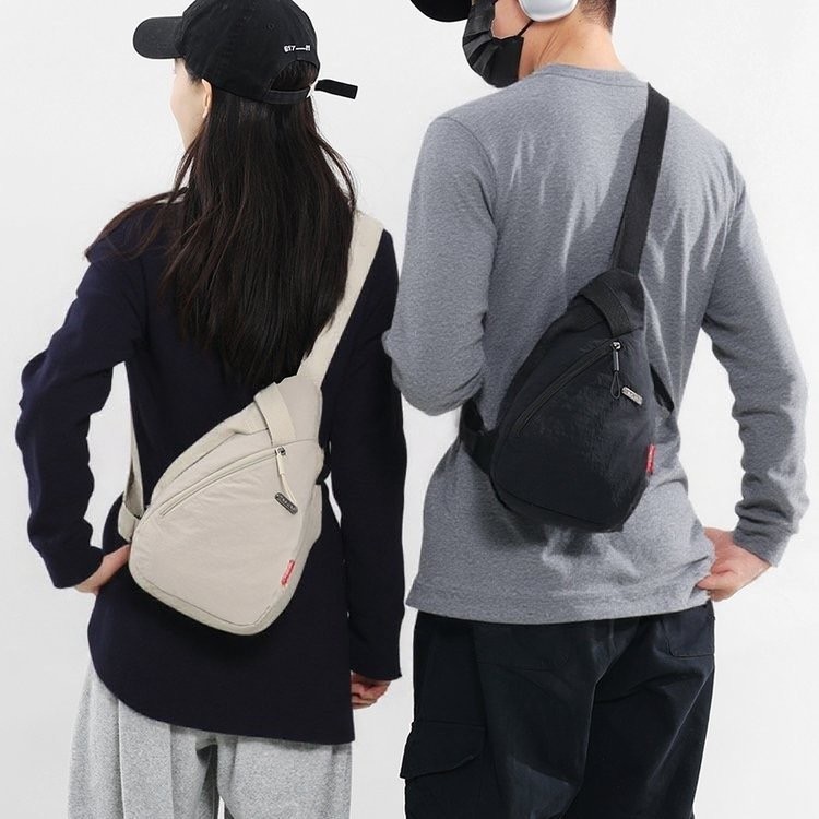 Trendy brand chest bag for men and women, mobile phone crossbody bag, stylish and simple cycling bag, casual versatile lightweight sports-style small backpack
