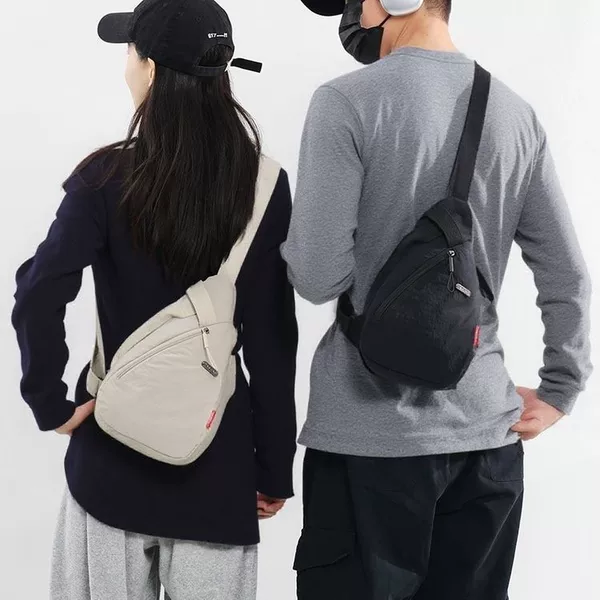 Trendy brand chest bag for men and women, mobile phone crossbody bag, stylish and simple cycling bag, casual versatile lightweight sports-style small backpack