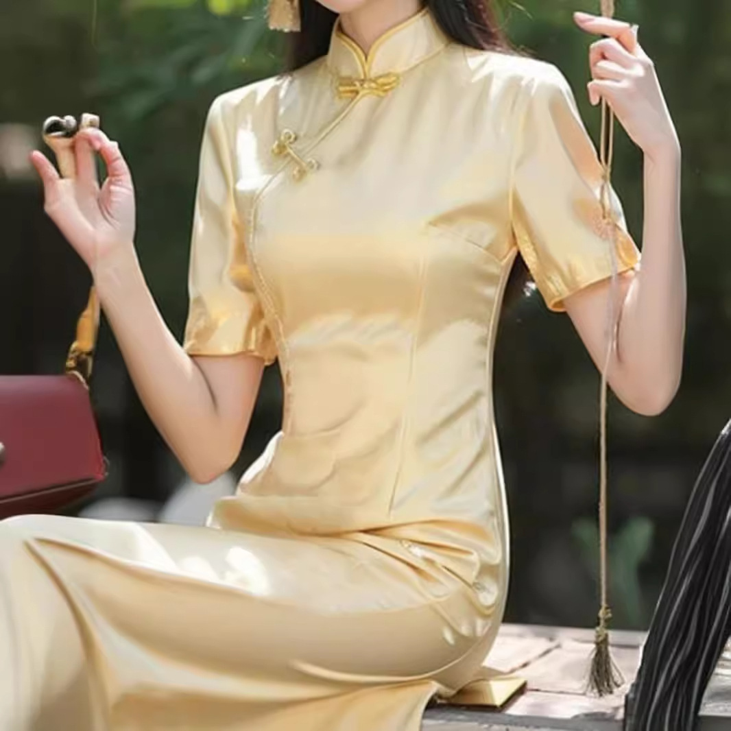 Váy dài sườn xám cải tiến phong cách Trung Quốc mùa hè tay ngắn màu vàng — Váy ngắn tay màu vàng