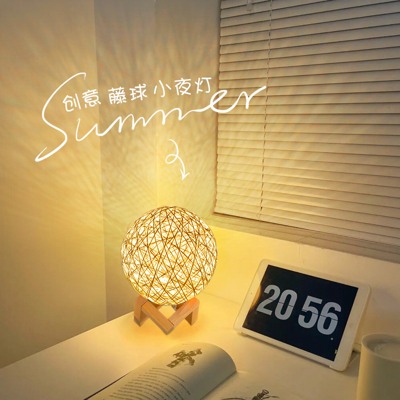 Lámpara de escritorio de madera sólida simple dormitorio cálida lámpara de cabezal de cama creativa de boda nórdica ins niñas decoración lámpara de noche L