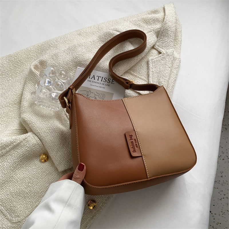 다크 브라운 펜던트 없음