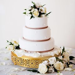 Factory Direct Supply European Style Creative Gold-Color Hollow Cake Stand Wedding Prop Dessert Table Ornament Cake Tray Iron Work