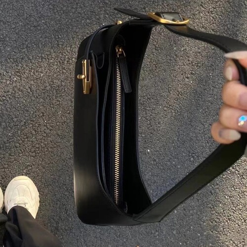 Niche luxury women's bag trendy crossbody bag with high-end design, stylish shoulder motorbike bag, versatile tote bag, small bag