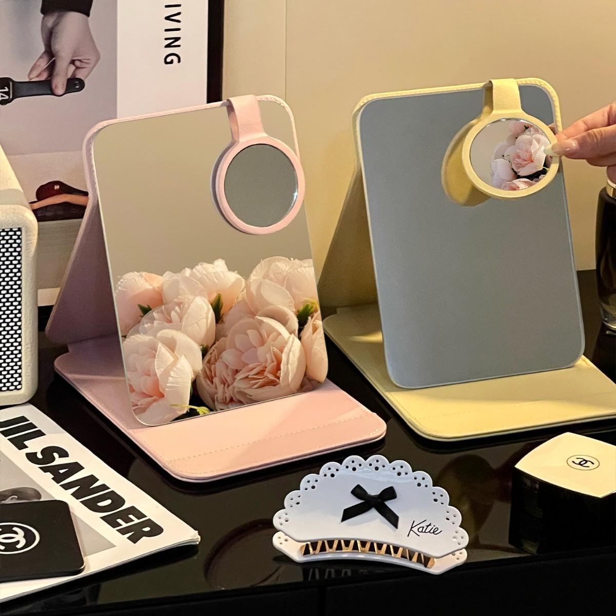 Nuevo espejo plegable HD con espejo de ampliación pequeño espejo de vestir portátil hogar dormitorio de escritorio espejo de maquillaje de escritorio