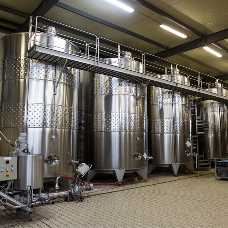 还可根据法律法规规定投资港股通标的股票