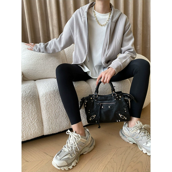 Gray (conventional model)