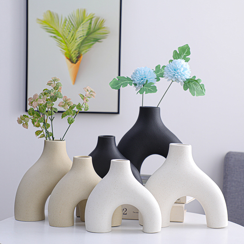 Special-shaped art vase ornaments, creative ceramic living room vase, home entrance model room soft decoration ornaments