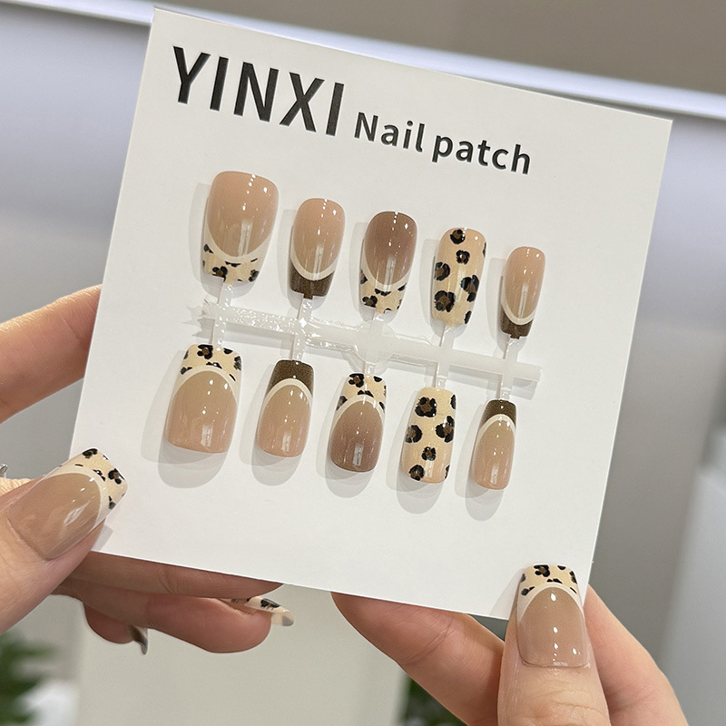 Pre-Made Nail Cheese Leopard Print Boutique Medium-Sized Wearable Manicure Pure Sweet Cool Style 30 Pieces Factory Nail Polish Wholesale