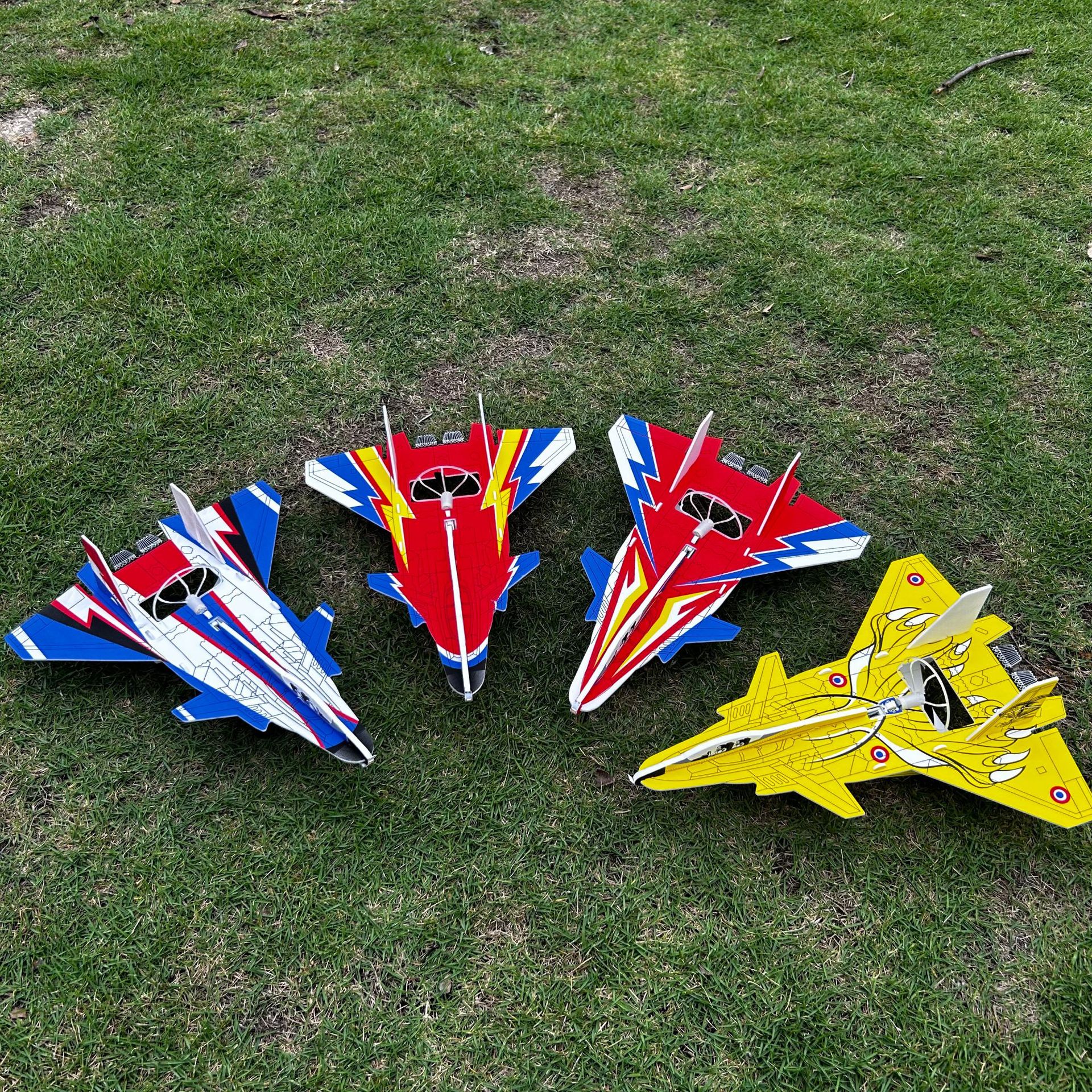 Avión eléctrico de espuma Su-27 caza doble ala luz nocturna eléctrica cargador planeador eléctrico avión de pasajeros resistente a caídas