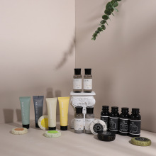 �Ƶ�ϴ�lˮ��ԡ¶����Ʒ�Ƶ�����ܛ��Сƿ�bһ����ϴ�lˮ��ԡ¶