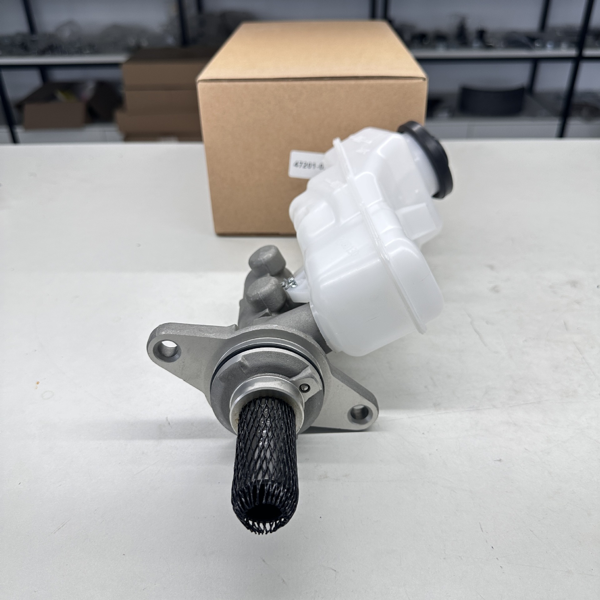 Suitable for Toyota Corolla Brake Master Cylinder 47201-02490 4720102490