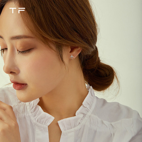 Pure Silver S925 Mini Airplane Stud Earrings for Women, Fashionable and Small, Diamond-Embedded, Student Bone Stud Earrings with a Refined and Personality Style