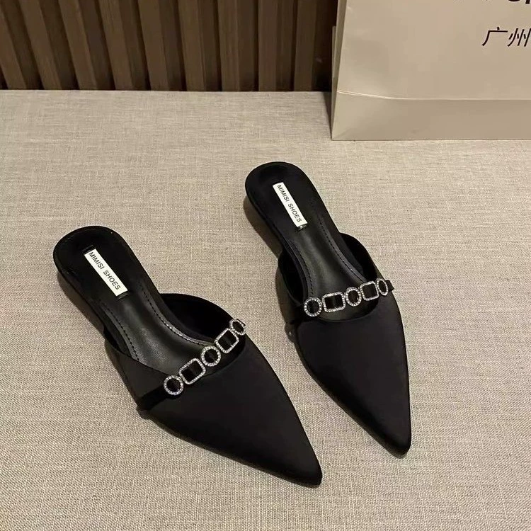 Встроенный в темперамент pointed toe новые туфли-слиперы с низким каблуком для женщин 2025 года, летняя верхняя одежда, стразами, большой размеры носка полуботинки, тренд