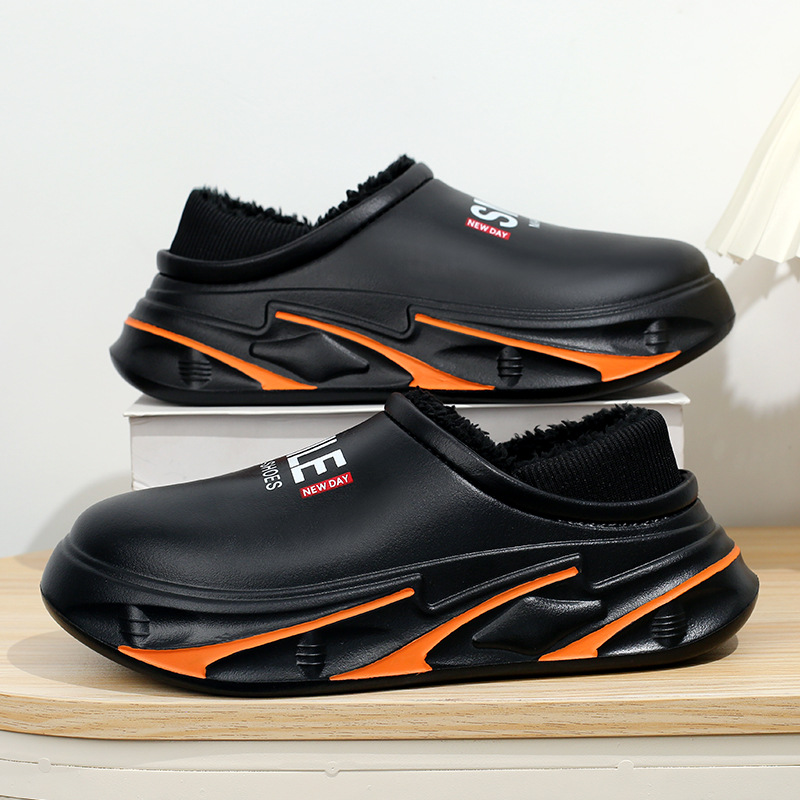 Zapatos de algodón para hombres 2025 invierno hogar más zapatillas de algodón grueso de terciopelo para parejas en interiores y exteriores tractor de algodón todo incluido impermeable