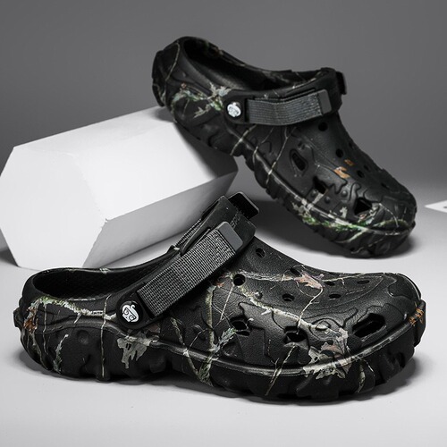 Hole Shoes 2025 Summer New Breathable Soft Sole Sports Beach Shoes Cross-border Leisure Two-Wear Trend 9527 Slides