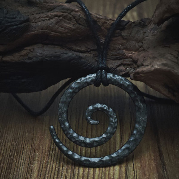 retro amulet