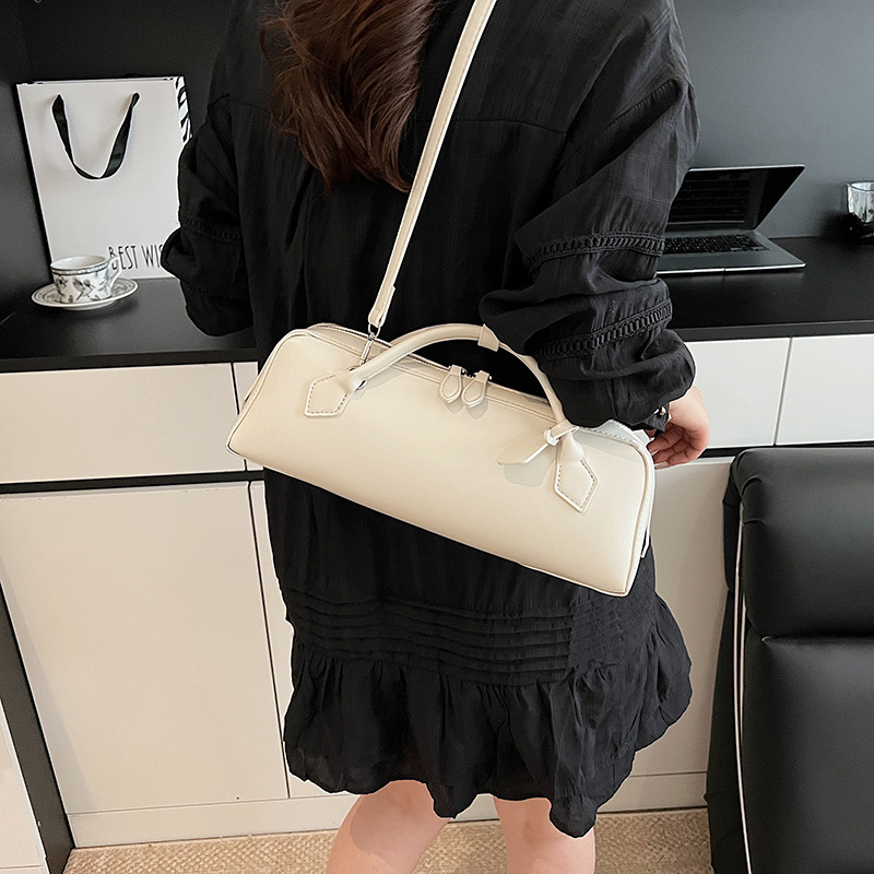 韩版小众设计手提腊肠包包女2025夏季新款时尚个性单肩斜挎法棍包|undefined