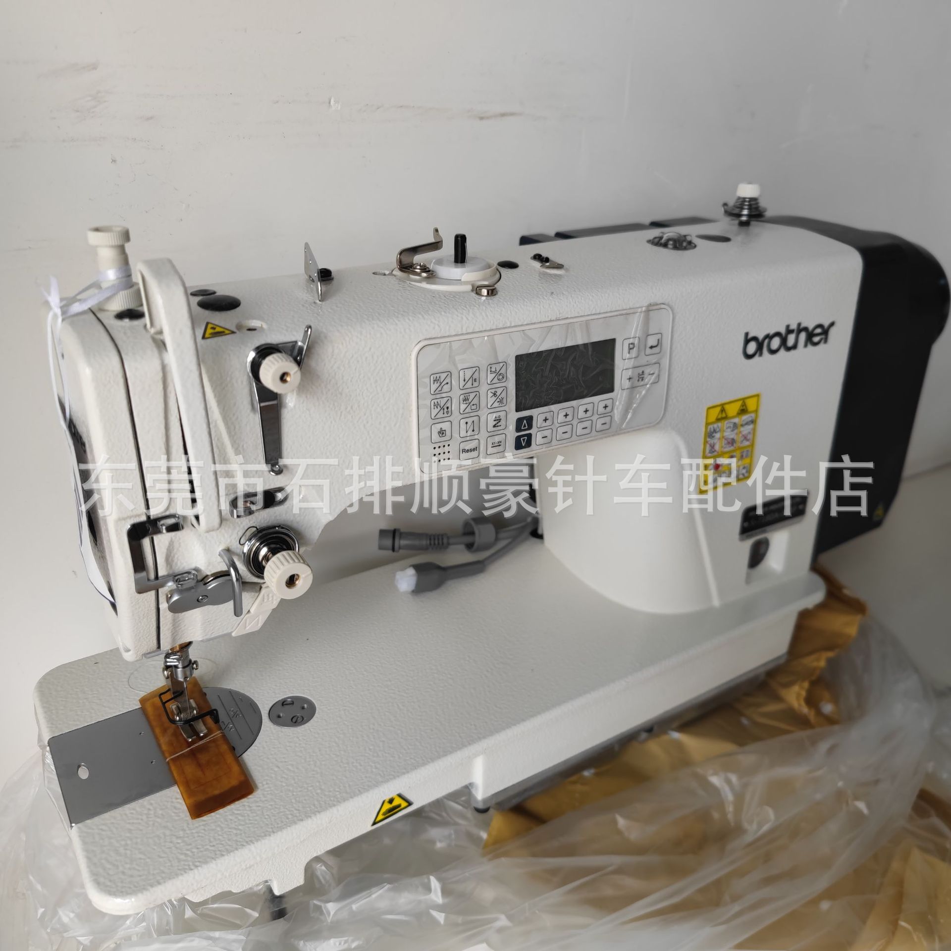 Venta al por mayor nuevo hermano japonés hermanos S-7180 computadora máquina de coser plana gruesa y delgada máquina de coser industrial