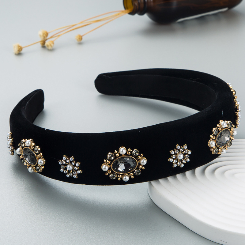 Women'S Gender Retro Fashion Women'S Plaid Diamond Rhinestones Pearl Headwear