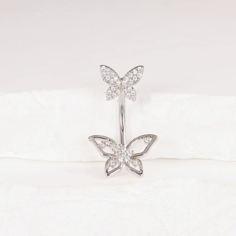 16G labret stud size and finish detail