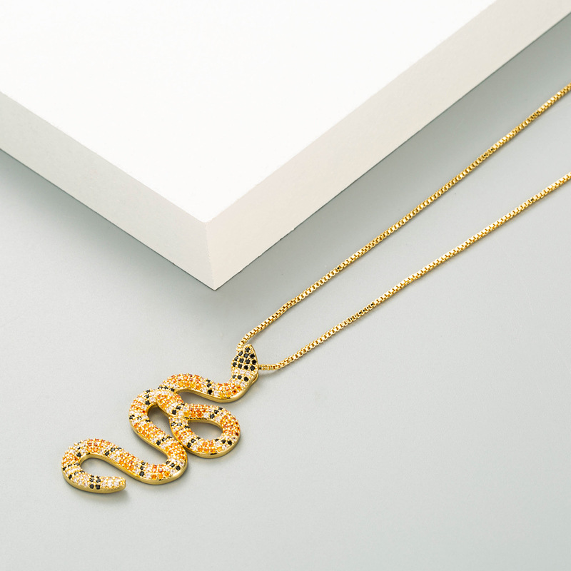 collier pendentif en forme de python cuivre micro incrust couleur zircon personnalit chane claviculepicture4