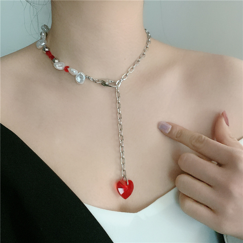 Retro Titanium Steel Pearl Heart-shape Necklace display picture 1