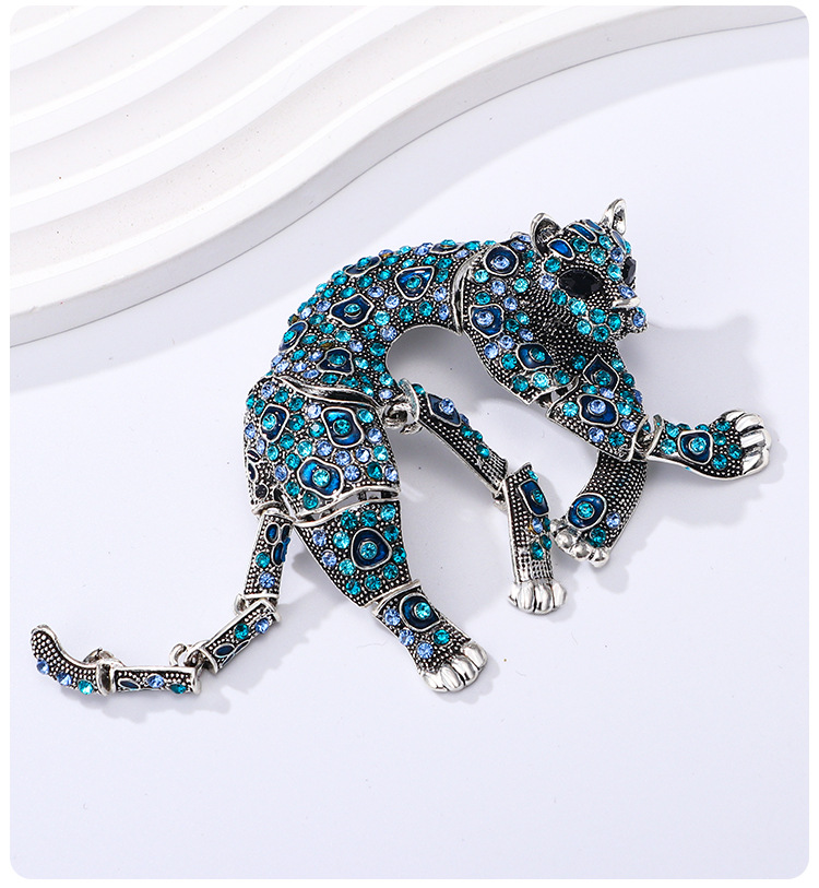 Alloy, Rhinestone Material Hip-Hop Vintage Style Pin Jaguar Alloy Rhinestone Unisex Brooches