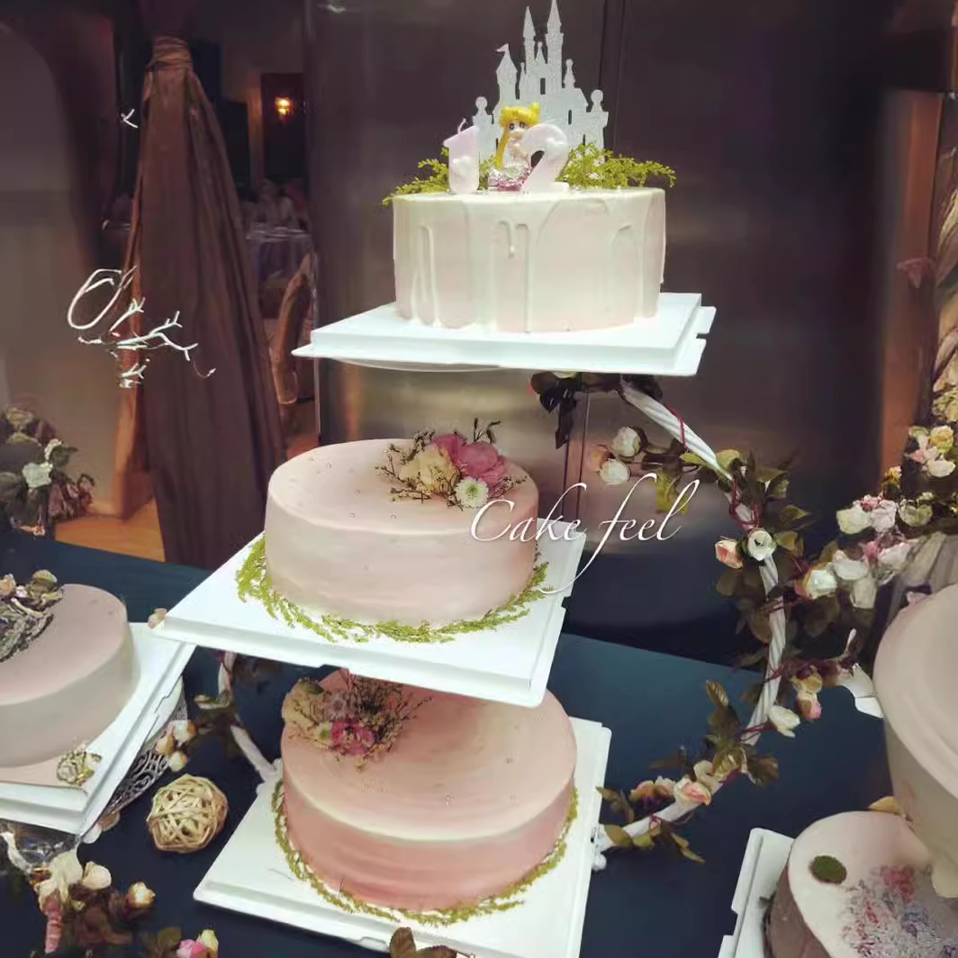 Cestas de frutas, estantes de pasteles de boda europeos, torres de pasteles de tres capas, estantes de pasteles de hierro forjado, estantes de bocadillos