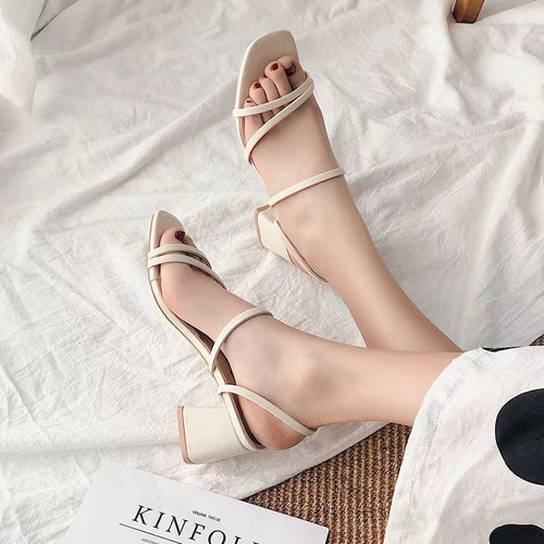 Black Fine Belt Sandals Women 2020 New Mid-Cheel Sandals Women Outdoor Wearing Thick Heel One Strap Sandals Square Toe Sandals