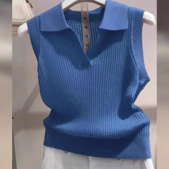 ダークブルーシンプルラペルノースリーブニットベスト女性のための 2025 夏の新しいクールカジュアル通勤多用途トップ
