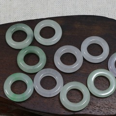 薄緑色の巴山玉円環翡翠玉散珠翡翠コイル玉環diy散珠アクセサリー