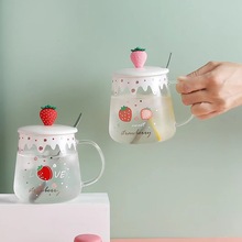 创意个性少女心草莓礼品透明玻璃杯带盖勺牛奶杯夏季喝水杯马克杯