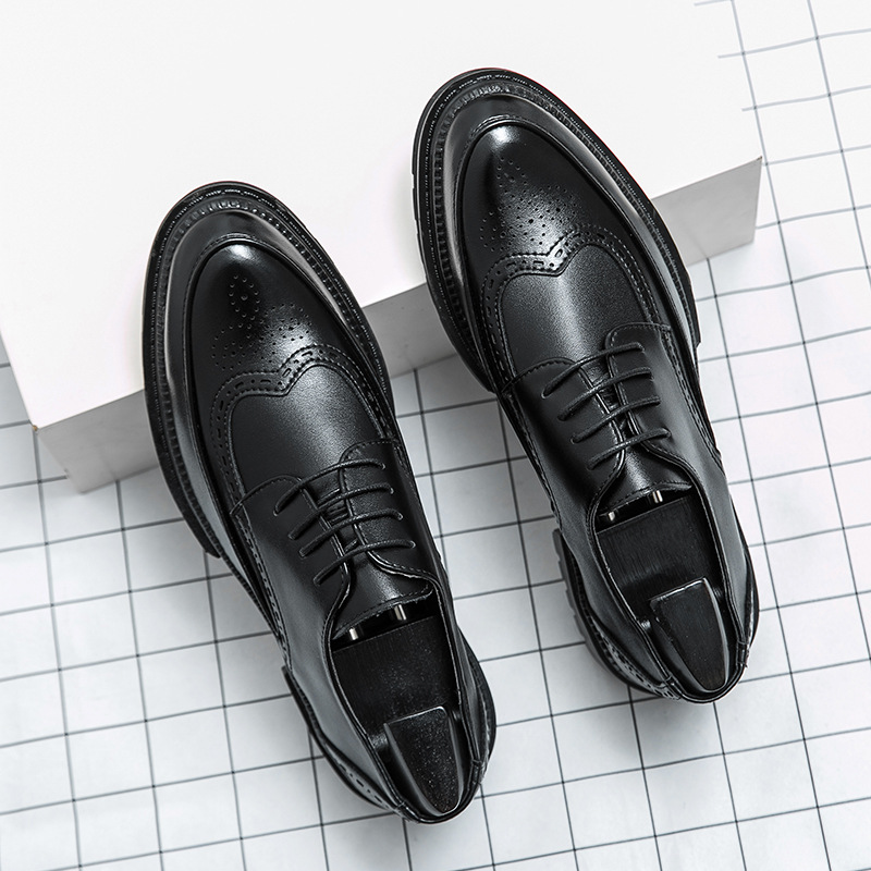 Los zapatos de cuero de los hombres de negocios formales de cuero de desgaste de los zapatos de los hombres ocasionales respirables plataforma de aumento de altura de los hombres zapatos de cuero de la boda británica