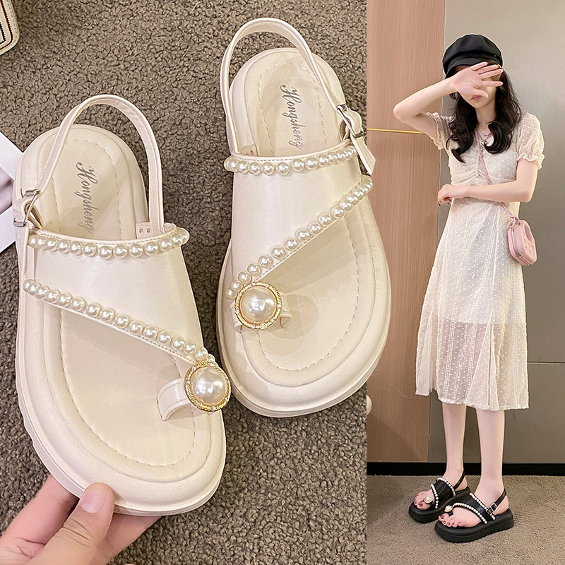 Kleine Duftende Wind Dicke Sohle für frauen 2024 Sommer Neue Mode Perle Schmuck Strand Schuhe Abdeckung Zehe Nach Außen tragen_voghion.com