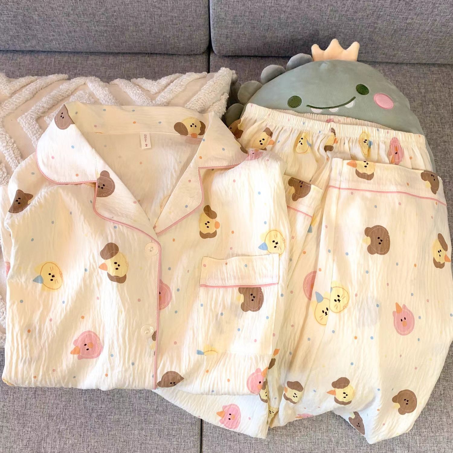 Pijamas de algodón de nube al por mayor transfronterizo, pantalones de manga larga para mujer, solapa, otoño nuevo estilo, linda rebeca, dulce servicio a domicilio, gato kt