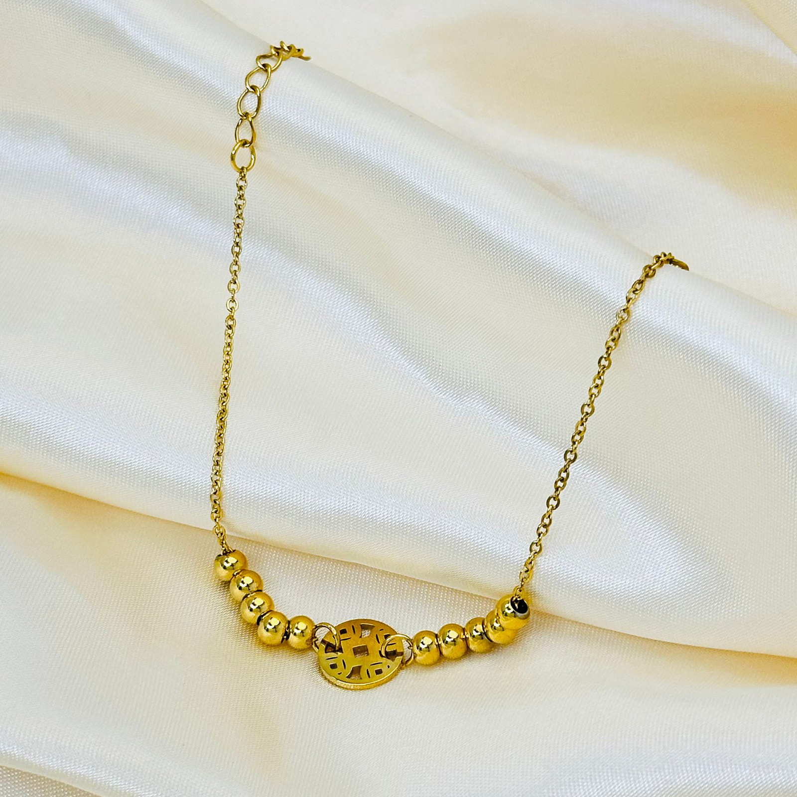 Joyas de diseño de oro de 18 quilates Fuxi pulsera de titanio ligera de lujo nicho colgante universal para mujeres ins