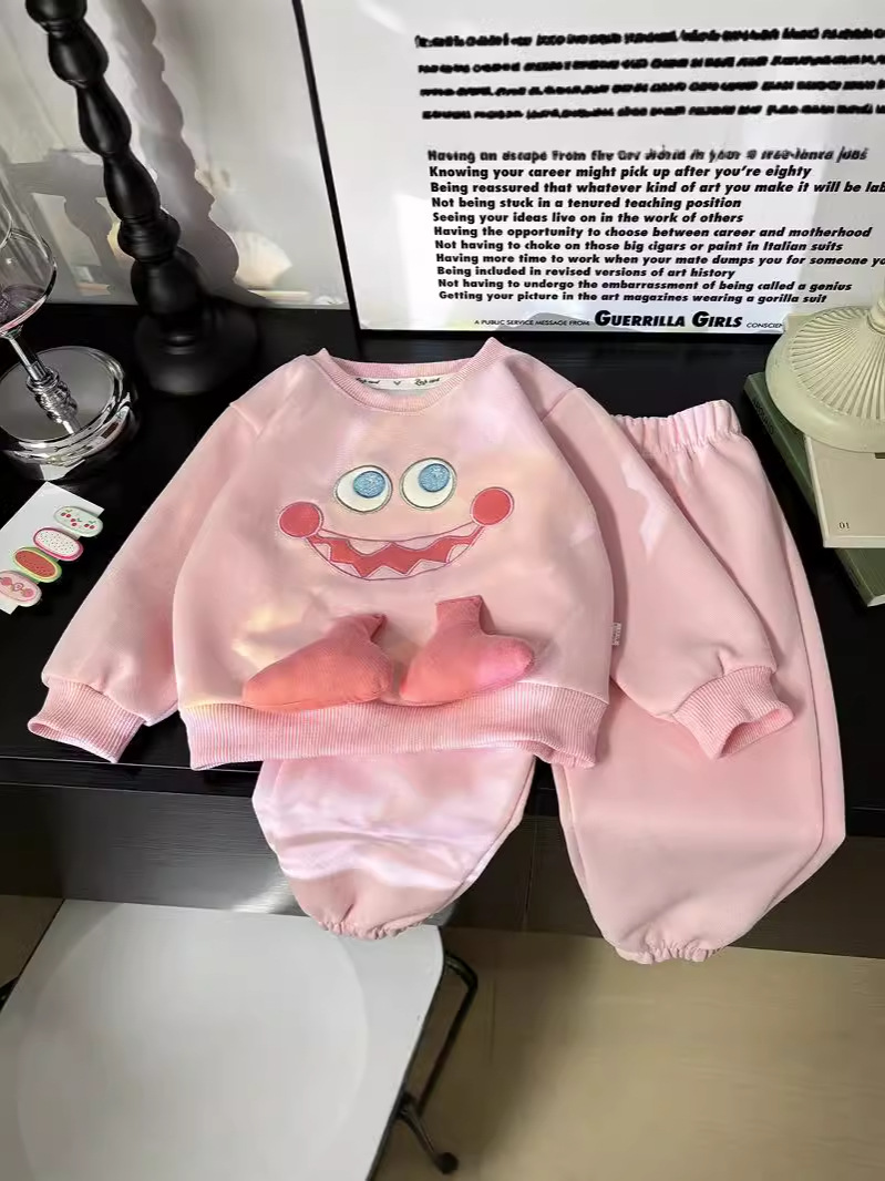 女の子用スウェットセット 秋服 2025年新作 子供用おしゃれで流行のベビー服 カジュアルツーピースセット 春秋トレンド