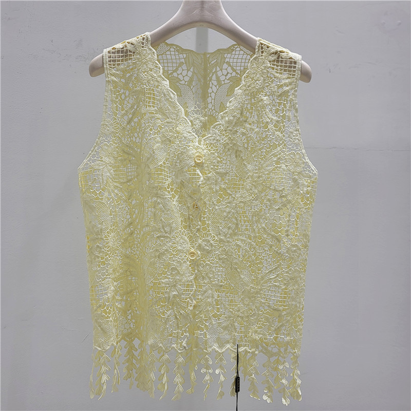 Estación europea 2026 verano nuevo cuello en V sin mangas hueco gancho flor frillón esquinilla camisa de hombro camisa de productos europeos