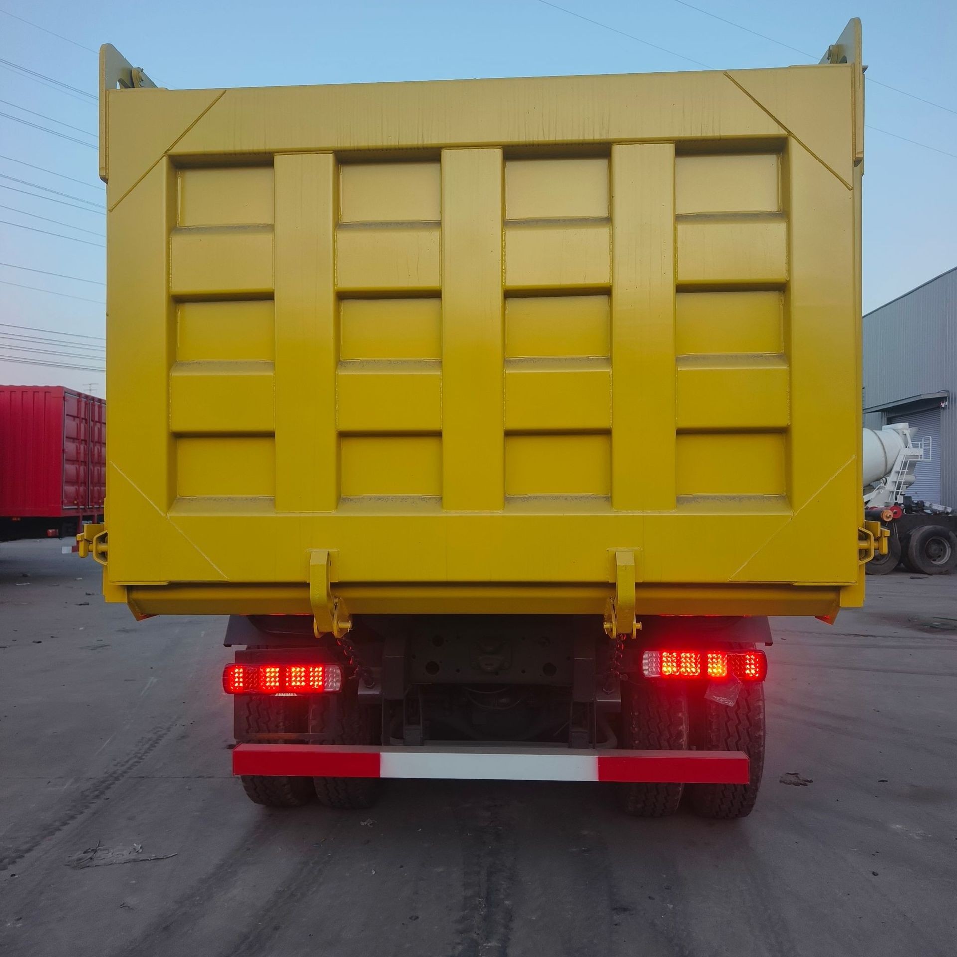 Howo Eight-Wheel Dump Truck, Sinotruk Howo Front-Four-Wheel Rear-Dump Truck 8X4 Dump Truck