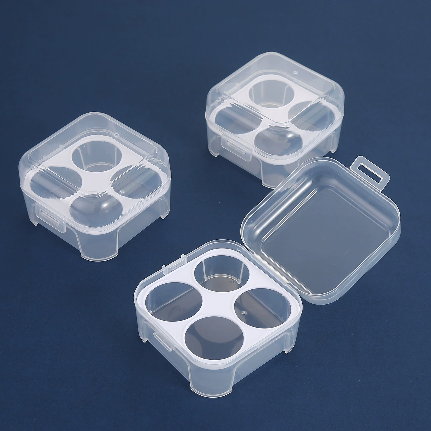 Производитель выпускает коробки для косметических спонжей (4 шт.), коробки для хранения пудры, четырехсекционные коробки для хранения, в больших количествах и по выгодной цене.