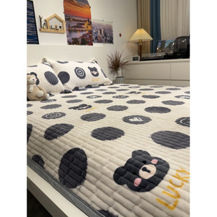 Winter Wave Dot Bear Cotton Milk Velvet Bed Cover Three-piece Set Thickened Coral Velvet Tatami Blanket Non-slip Bed Sheet Kang Cover