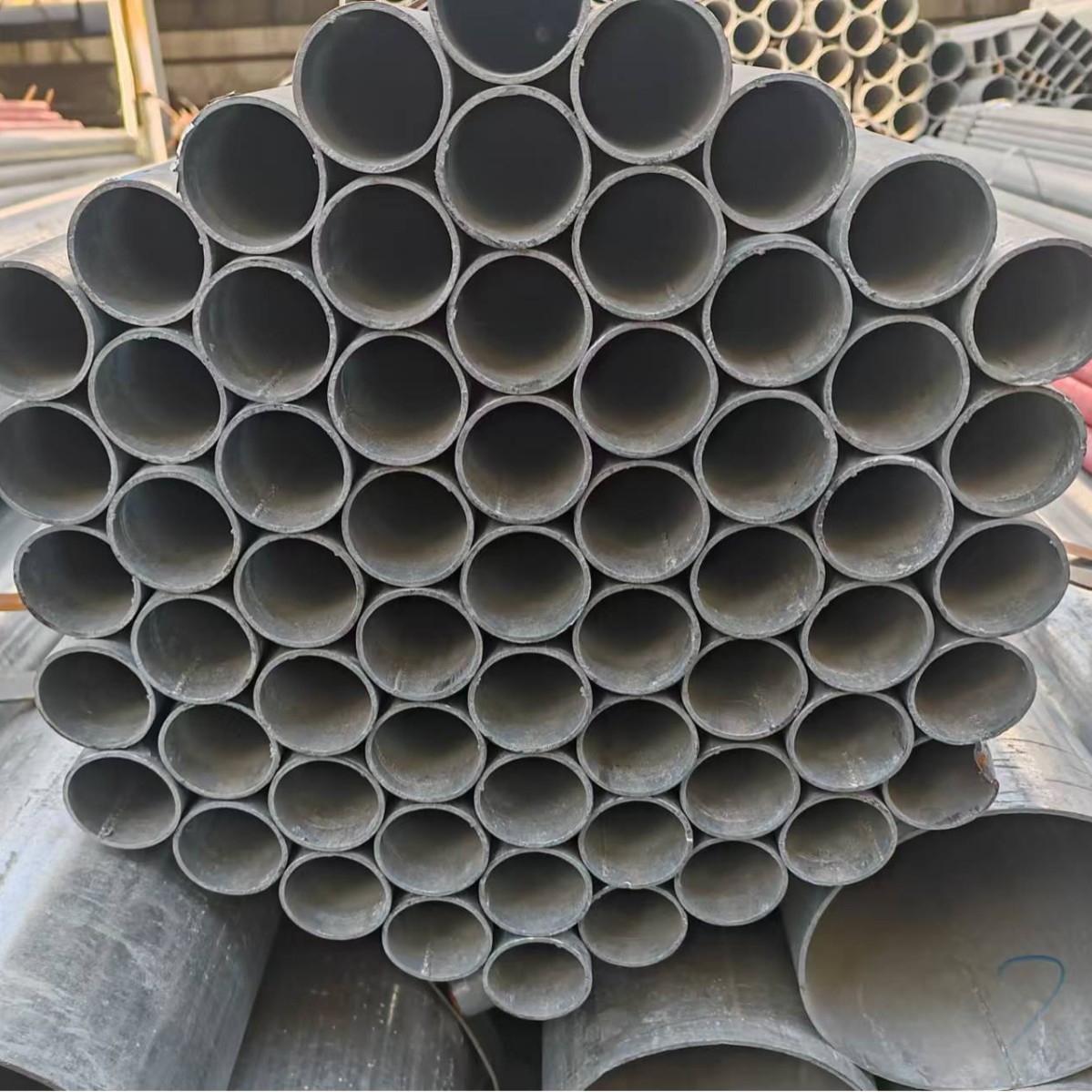 钢管激光切割加工不锈钢圆方管激光打孔挖槽切弧镂空激光切管加工