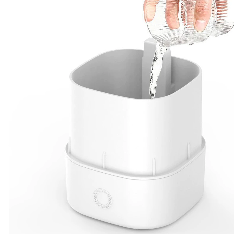 Mute small handheld moisturizing humidifier for auto