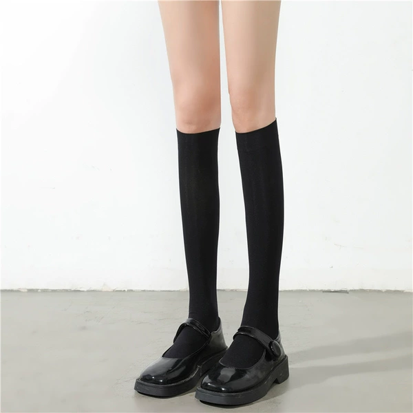 Black [calf socks] velvet