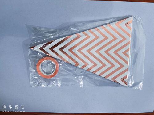 Wedding room, children's room, birthday party decoration supplies, wavy pull flag, gold and silver triangular flag, decorative bunting