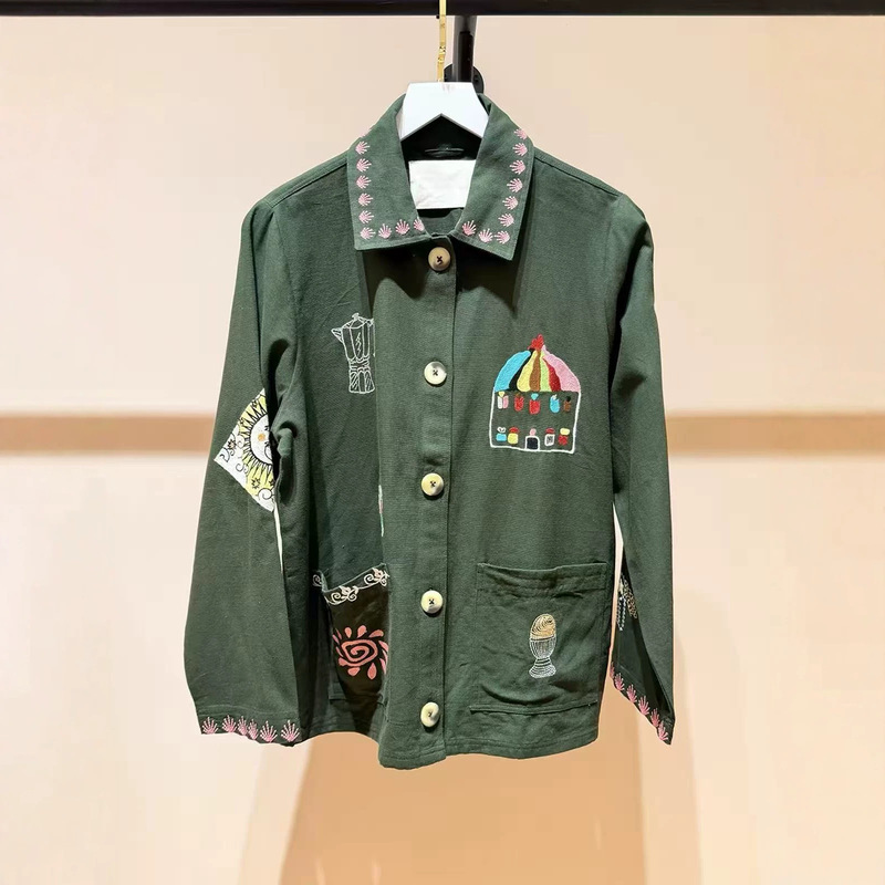 French-style niche 2026 autumn/winter new green parachute jacket with heart embroidery and cartoon pattern, casual coat for women